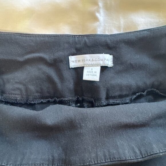 New York & Company Pull-On Stretch Ankle Pants – Black, Size S - Picture 4 of 5